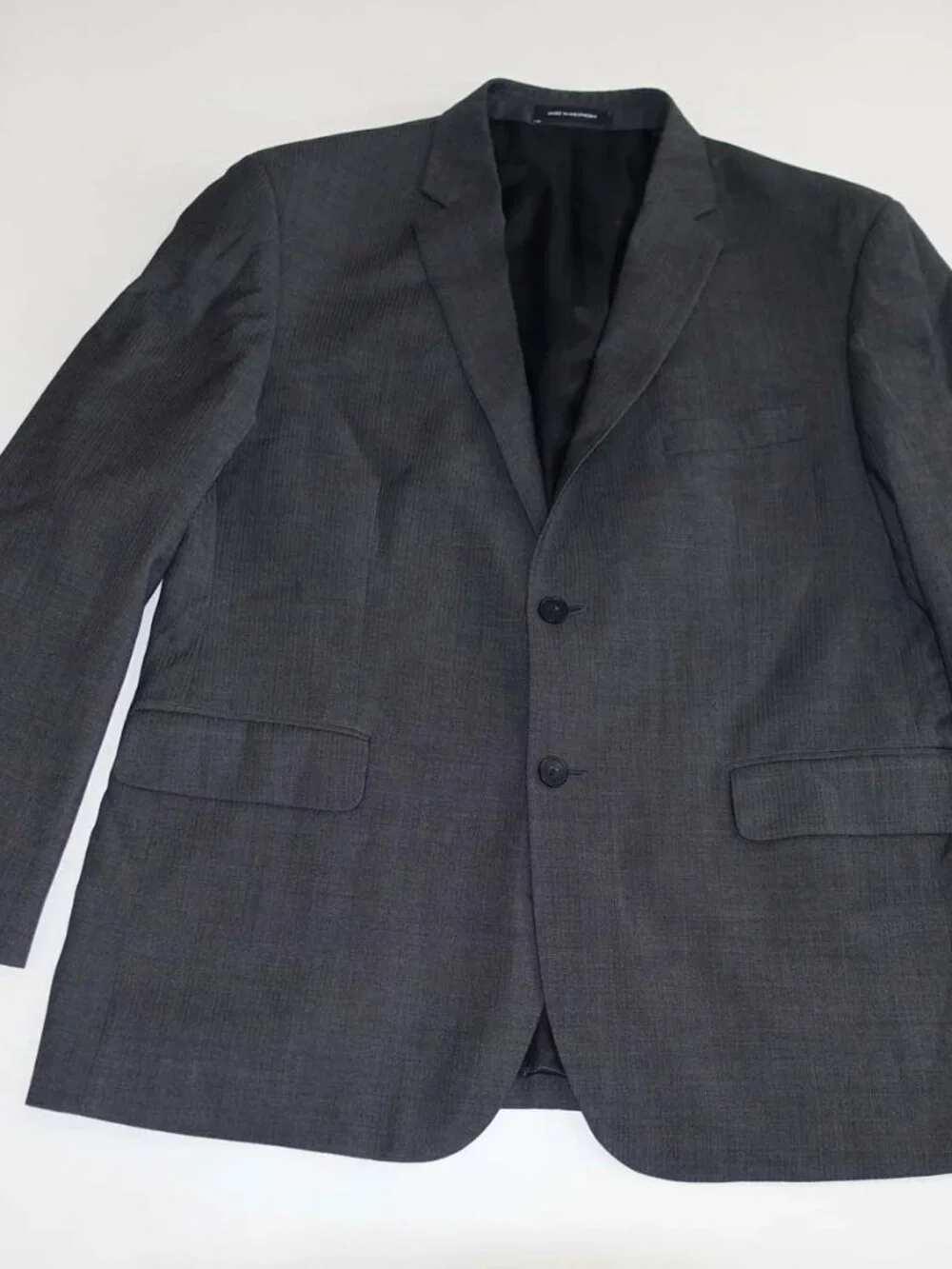 Kenneth Cole Men's Slim Fit 2 Button Suit Size 44 Short 38 x 28.5 Charcoal Gray